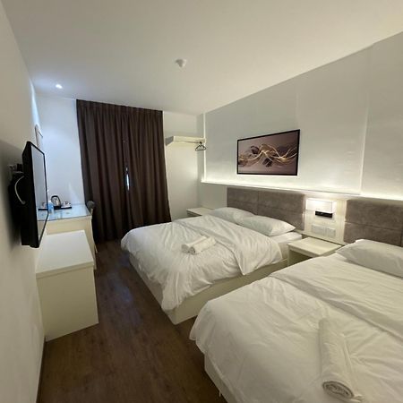 52 The Grace Hotel Muar Extérieur photo