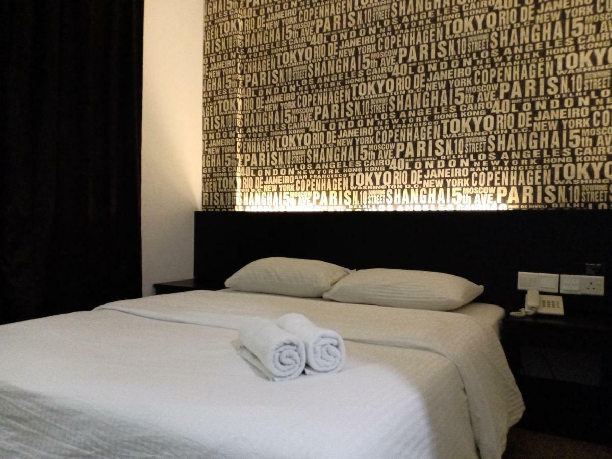 52 The Grace Hotel Muar Extérieur photo